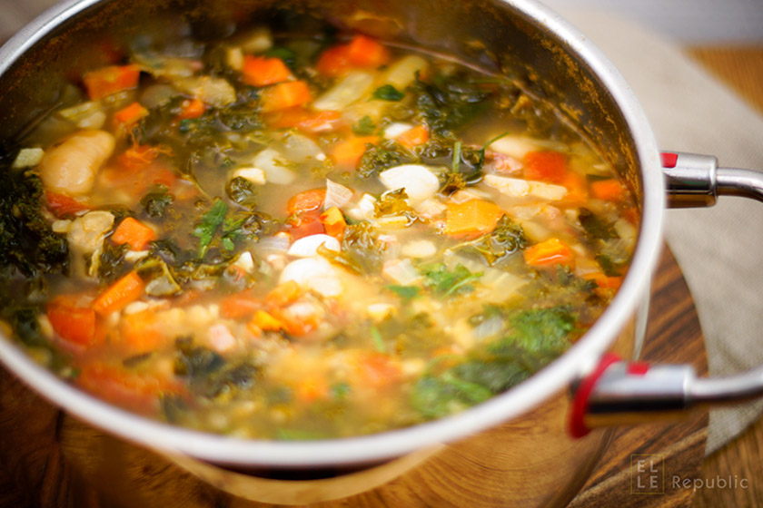 Grünkohl Ribollita mit Merguez, Fenchel, Schinken, Karotten, traditionelles Toskana-Gericht