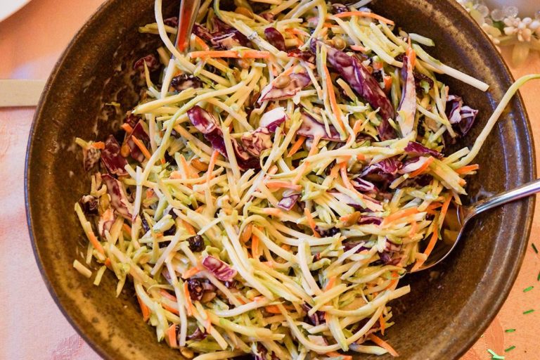 Weißkohl mit Cranberries und gerösteten Kürbiskernen