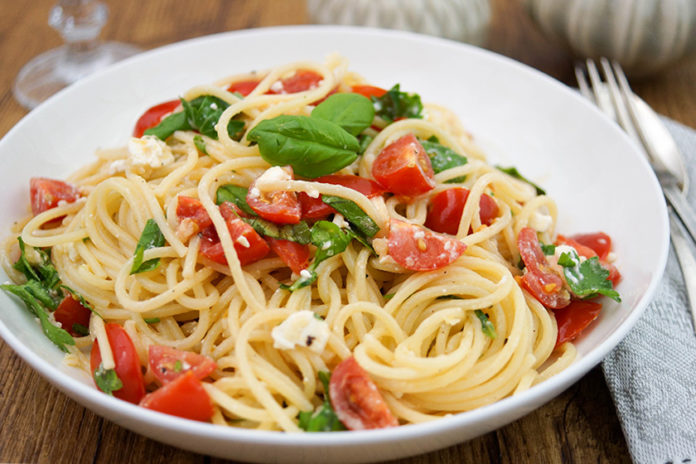Pasta mit Feta-Käse und frischem Basilikum von Elle Republic Pasta mit Feta-Käse und frischem Basilikum von Elle Republic