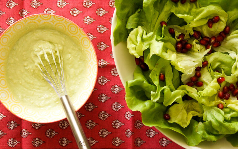 Avocado-Dressing mit Zitrone und Joghurt