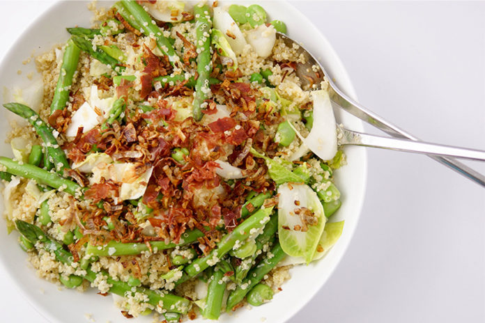 Quinoa Salat mit Erbsen, Spargel und Dicke Bohnen, Ackerbohne, Fava Bohnen