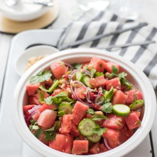 Thailändischer Wassermelonen-Salat Rezept mit Gurke, Chili und Koriander