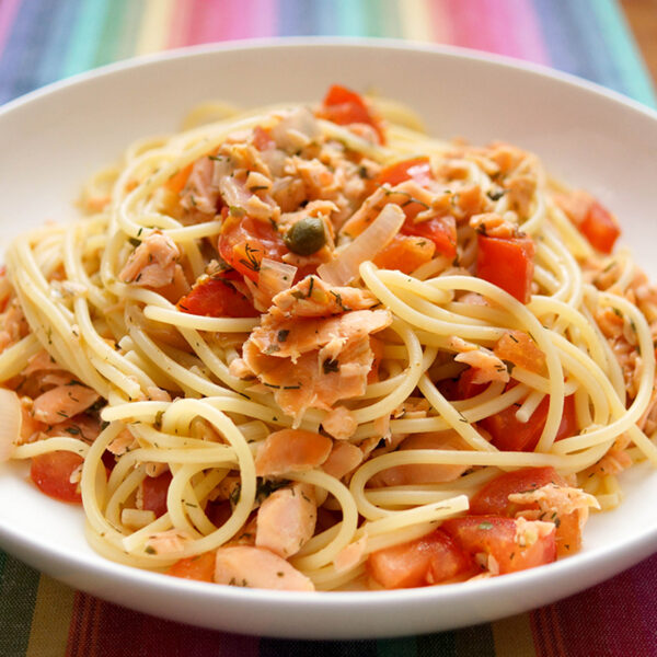 Spaghetti mit geräuchertem Lachs | Rezept | Elle Republic