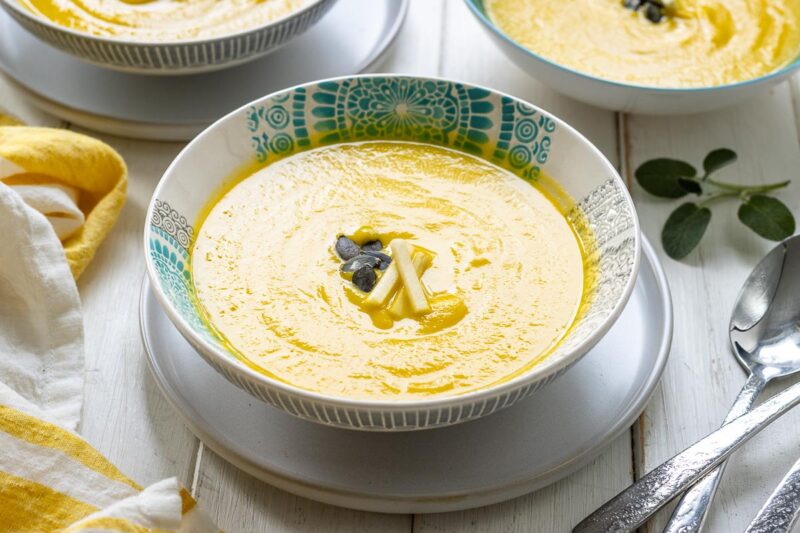 Klassische Kürbissuppe Rezept - Grundrezept mit Butternutkürbis und Apfel