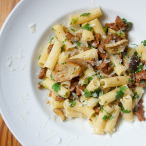 Pasta mit Lamm-Merguez und Steinpilzen