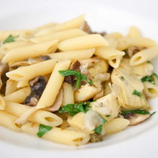 Pasta mit Artischocken und wilden Pilzen
