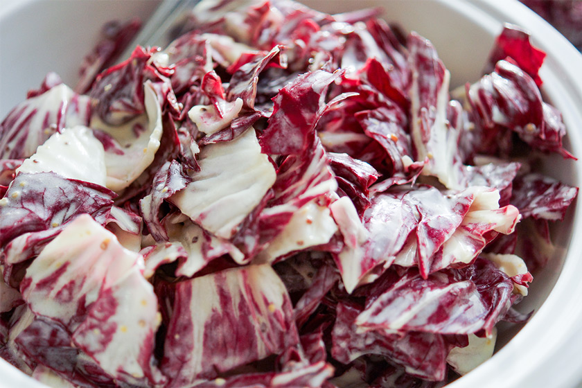 Einfache Radicchio-Salat Rezept mit Crème Fraîche Dressing