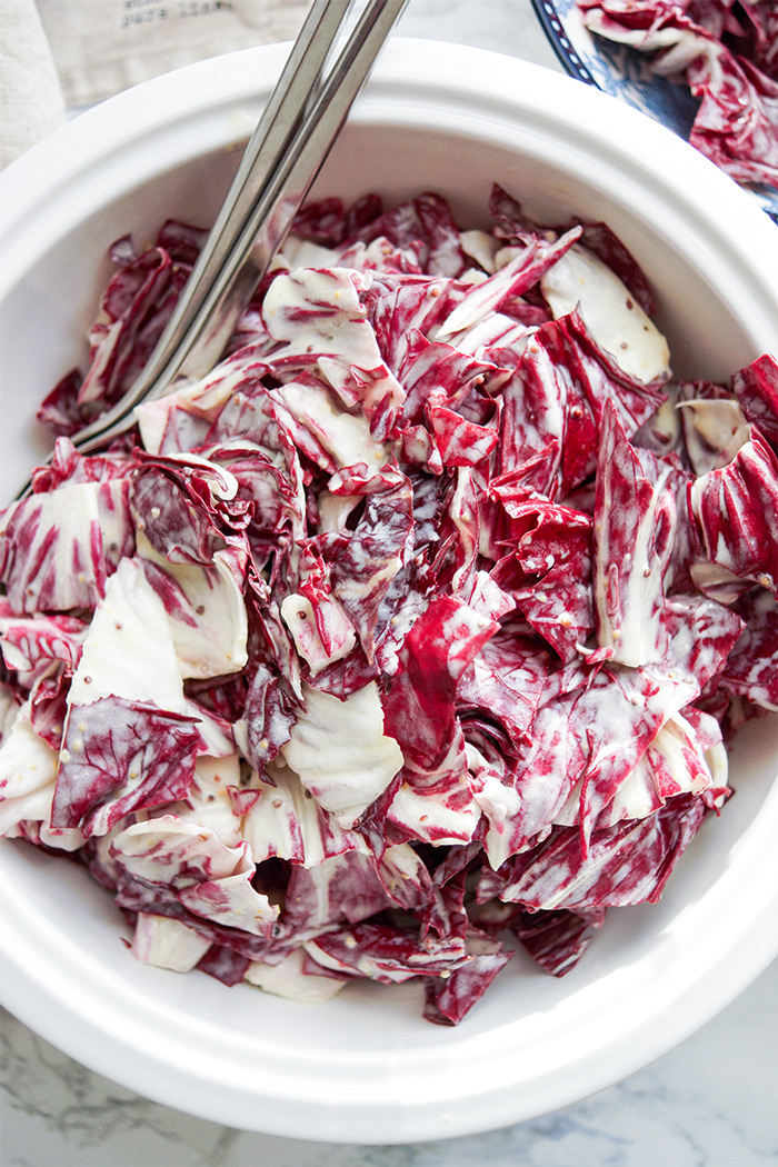 Einfache Radicchio-Salat Rezept mit Crème Fraîche Dressing für Weihnachtliches Essen