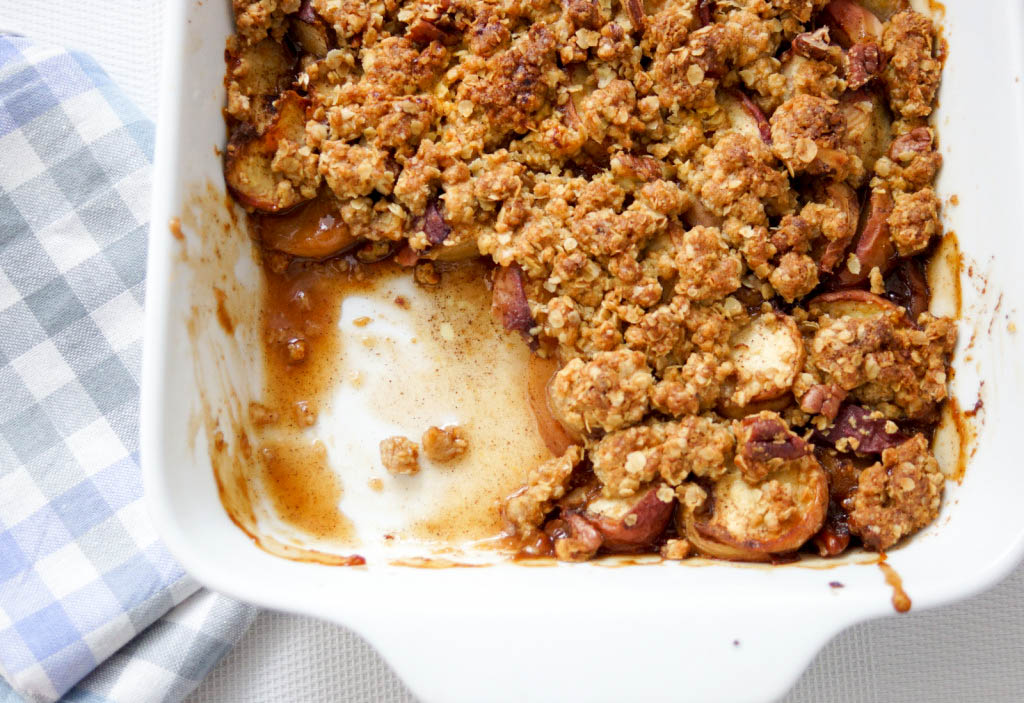 Pfirsich-Crumble Rezept | Einfach &amp; Lecker | Elle Republic