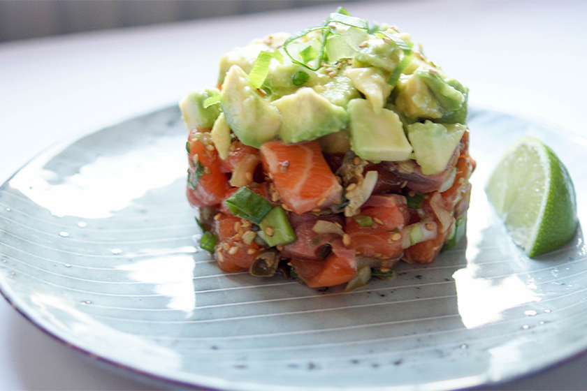 Frischer Lachs-Tartar mit Avocado | Rezept | Elle Republic