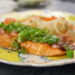 Lachs mit einer japanischen Glasur