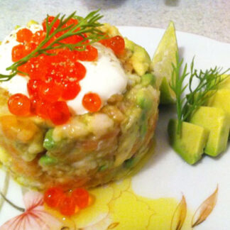 Geräucherter Lachs-Tartar mit Avocado und Garnelen, Smoked Salmon Tartare