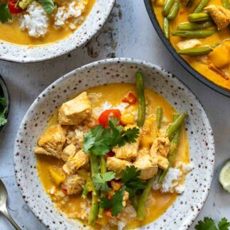 Red Thai Chicken Curry with Mango Rotes Thai Curry mit Hähnchen und Mango
