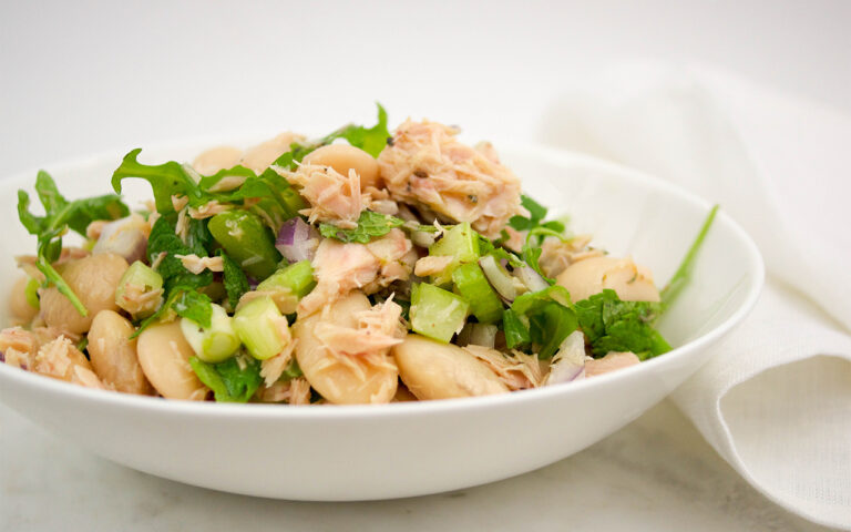Mediterranean Tuna and White Bean Salad