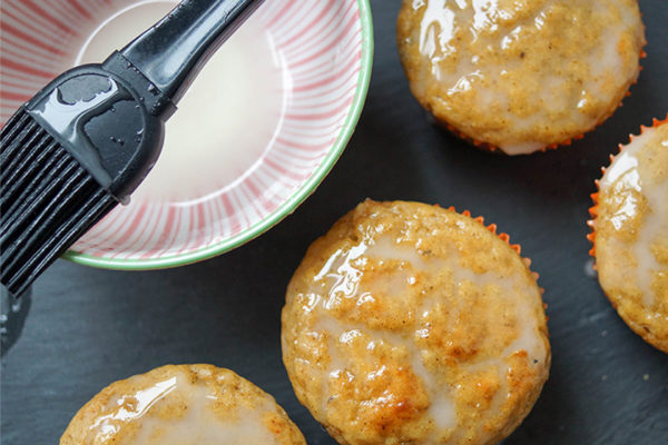 Zitronen-Buttermilch-Muffins mit Schokolade | Rezept | Elle Republic