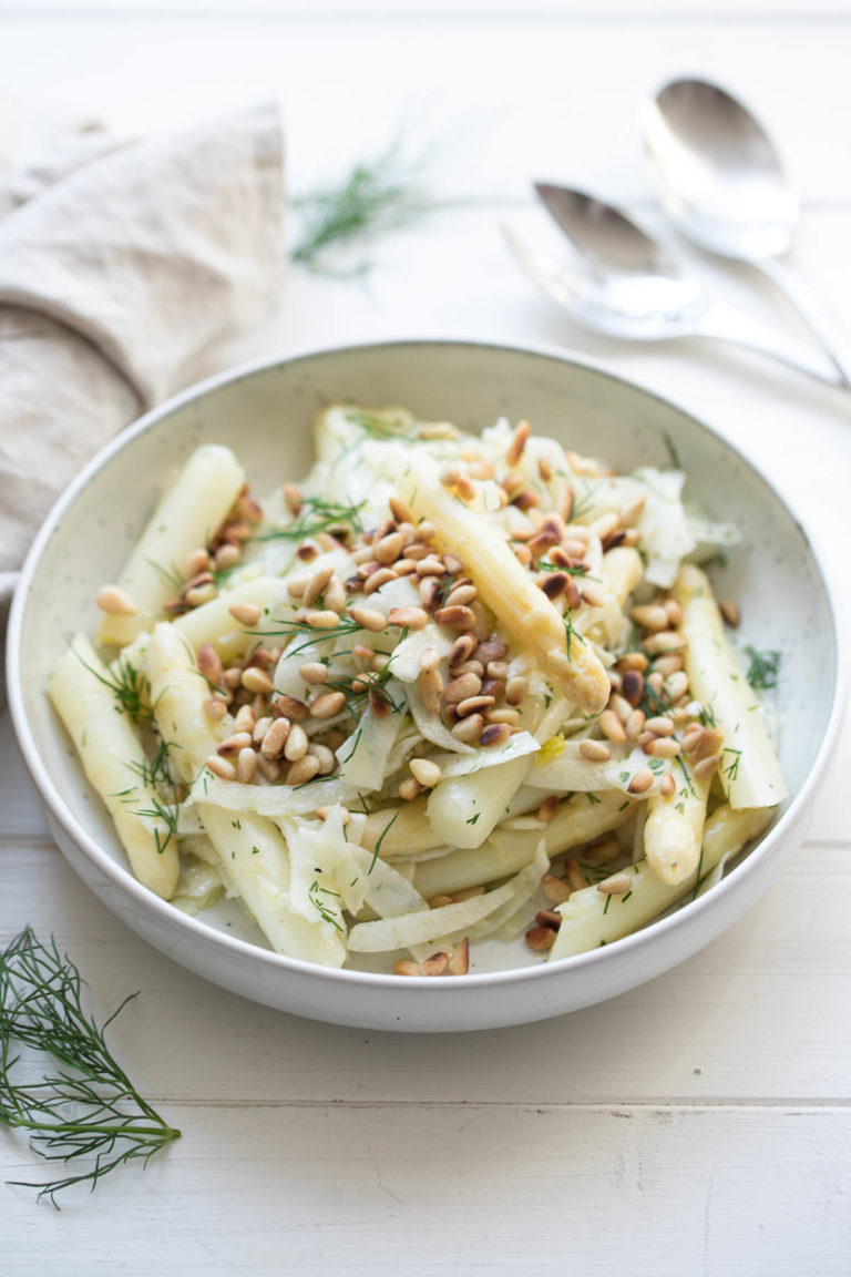 Spargel-Salat mit Fenchel, Dill, Estragon