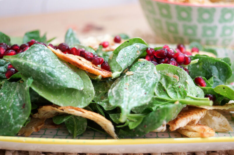 Einfacher Spinat Salat mit Tahin-Dressing