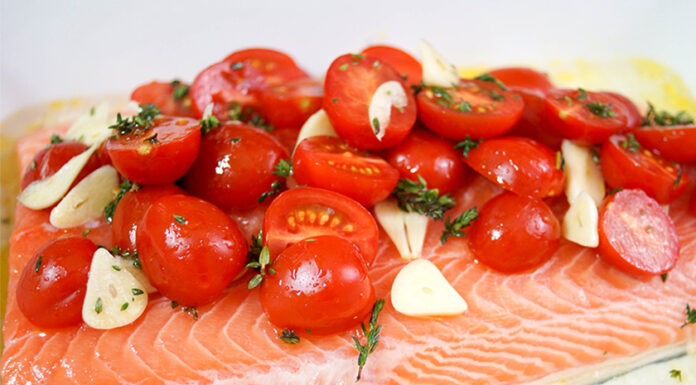Lachs mit Tomaten und Thymian, Abnehmen mit natürlichen Lebensmitteln