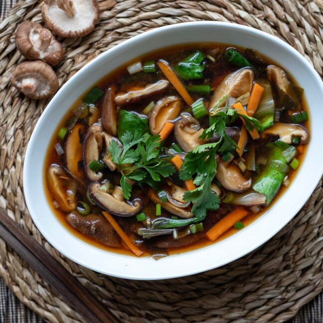 Miso Suppe Rezept mit Shiitake Pilzen und Pak Choi