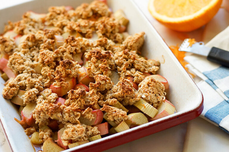 Baked Rhubarb and Oats