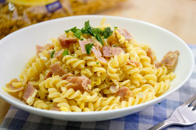 Schinkennudeln mit Ei von Elle Republic