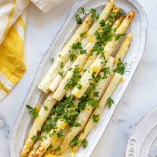 Gerösteter Spargel aus dem Backofen mit Zitrone