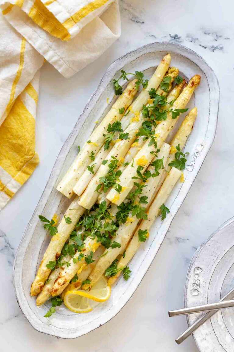 Gerösteter Spargel aus dem Backofen mit Zitrone