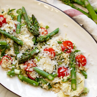 Couscous-Salat mit Spargel und Artischocken von Elle Republic