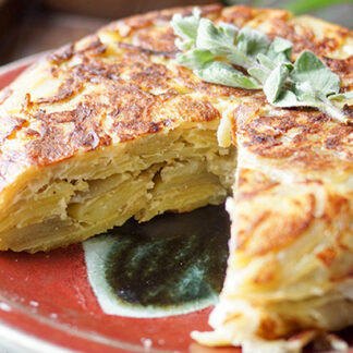 Spanische Tortilla (Spanisches Kartoffel-Omelette) von Elle Republic