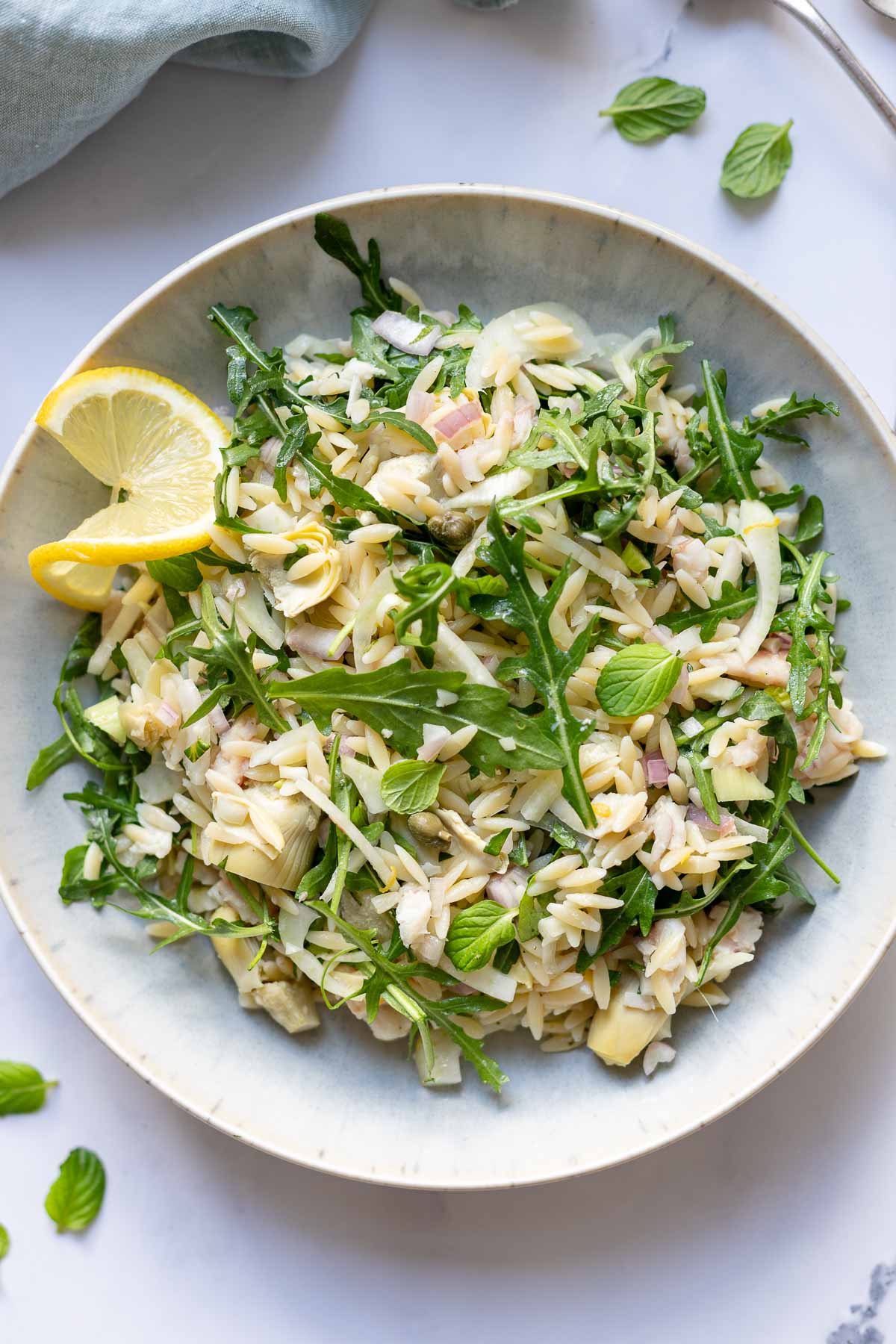 Orzo-Salat mit geräucherter Forelle | Rezept | Elle Republic