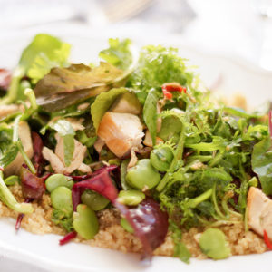 Asiatischer Quinoa-Salat mit Huhn und Dicken Bohnen