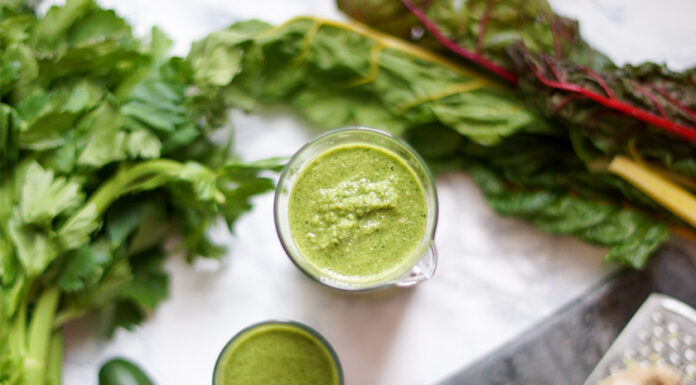 Gesunde, grüne Sommer-Smoothies