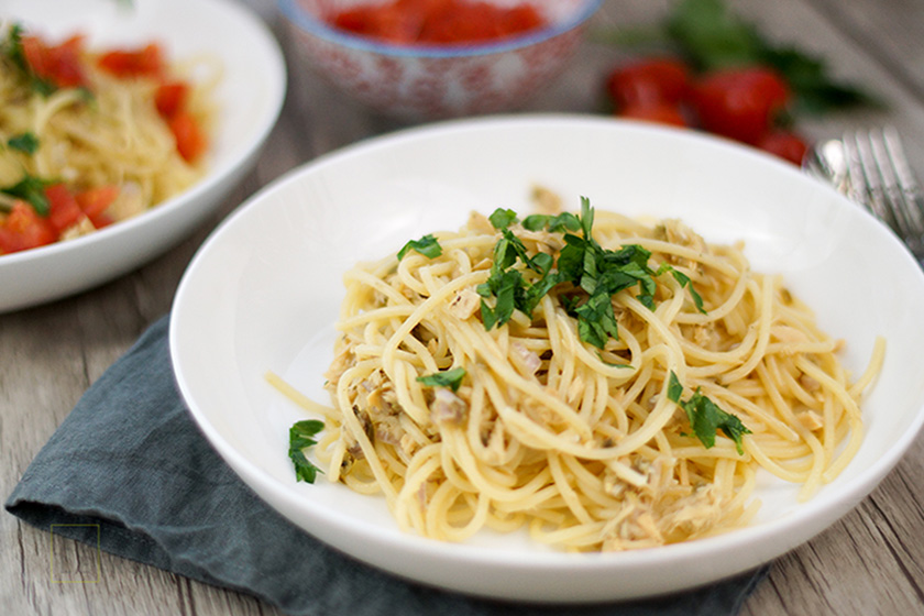 Spaghetti mit Thunfisch-Kapern-Oliven-Pesto - Elle Republic