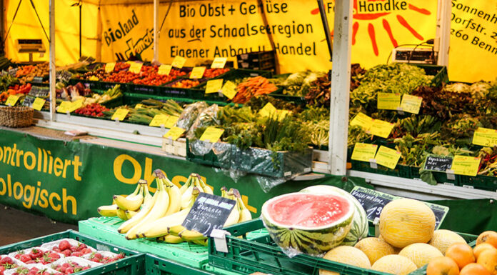 Früchte auf dem Markt, richtiges Lagern von Lebensmitteln