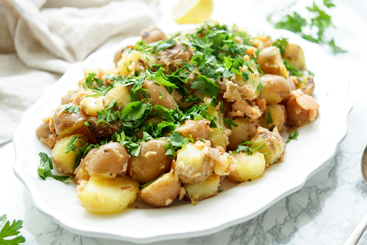 Einfaches Bratkartoffeln mit geräuchertem Lachs Rezept, bratkartoffeln aus gekochten kartoffeln
