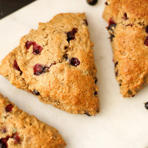 Brombeeren, Johannisbeer Scones, Das Rezept für englischen Scones