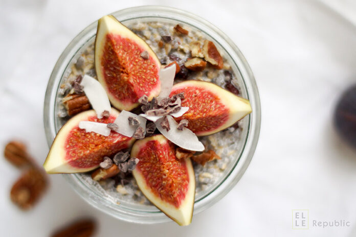 Chia Overnight Oats mit Haferflocken, Chia Samen, Mandelmilch, Frühstück, abnehmen, Diät