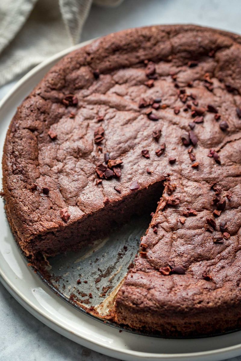 Einfacher Schokoladenkuchen (glutenfrei) | Rezept | Elle Republic