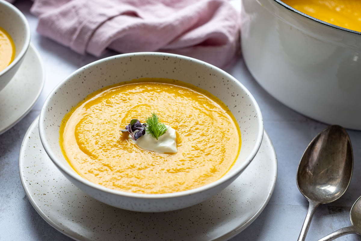 Simple Carrot Soup with Fennel