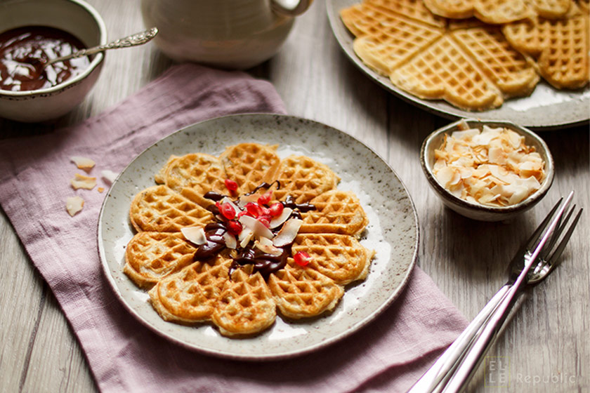 Vollkorn Waffeln mit Haferflocken | Rezept | Elle Republic