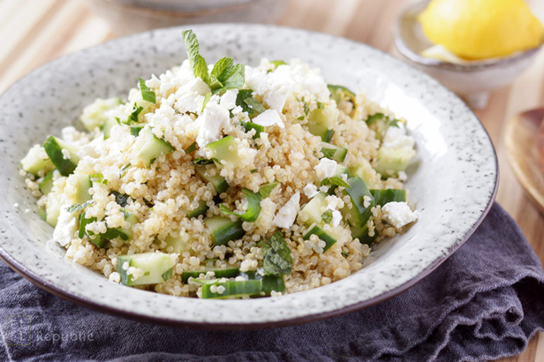 Quinoa Salat mit Gurke, Feta und Zitronendressing - Elle Republic