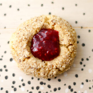 Vogelnest Cookies mit Marmelade, Engelsaugen Kekse, Thumbprint-Cookies Rezept, Weihnachtsgebäck Himbeerenmarmelade Weihnachtsbäckerei