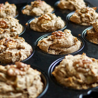 Bananen Muffins (vegan und glutenfrei) mit Chia-Samen, Quinoa-Mehl, Mandelmilch, Kakao Nibs