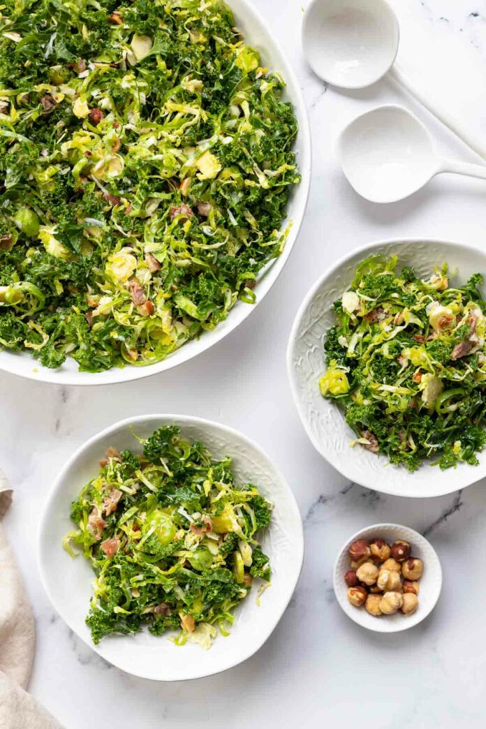 Grünkohl-Salat mit Rosenkohl & Knuspriger Parmaschinken und Parmesan