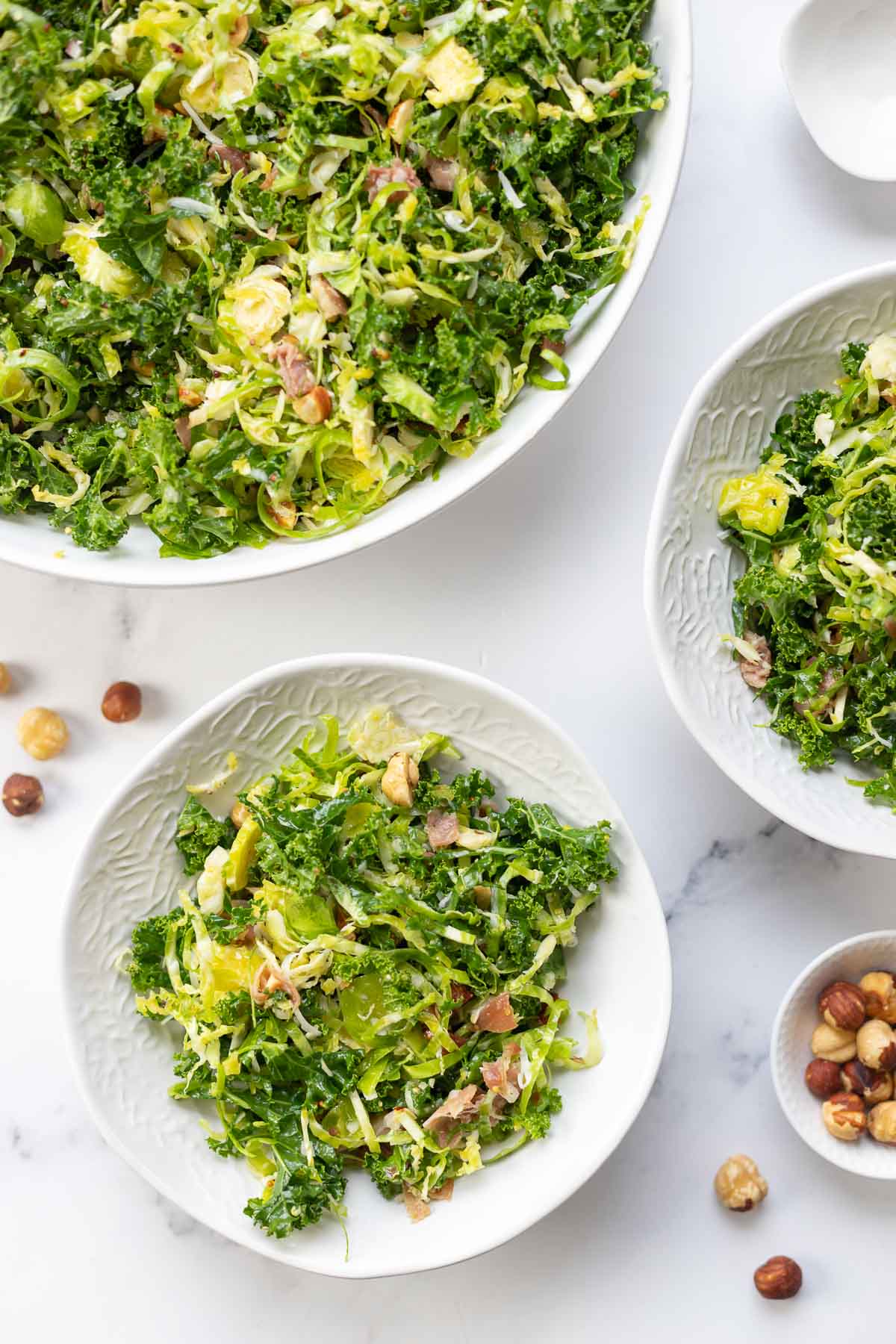 Grünkohl-Salat mit Rosenkohl & Knuspriger Parmaschinken und Parmesan