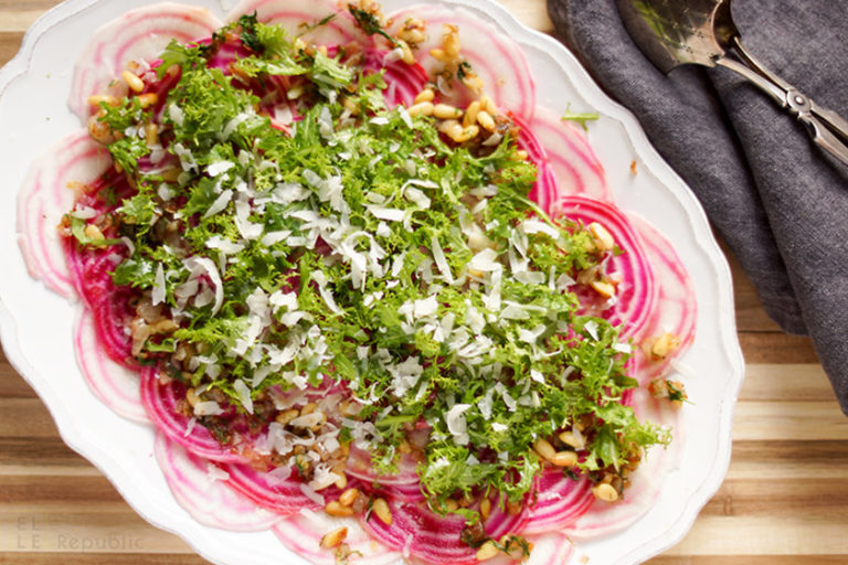 Chioggia Rote Beete Carpaccio mit Dill, Zitronensaft, Pinienkerne, Parmesan, vegetarisch