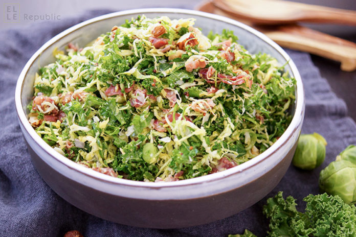 Grünkohl Salat mit Rosenkohl, Parmaschinken, Haselnüsse, Parmesan Rohes Grünkohl Salat mit Parmaschinken, Rosenkohl, Haselnüsse, Parmesan