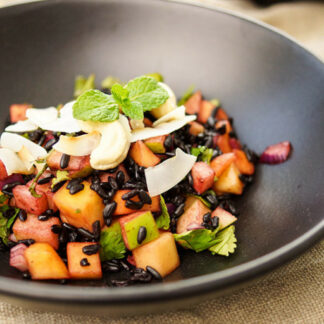 Schwarzer Reis Salat mit Mango und Apfel