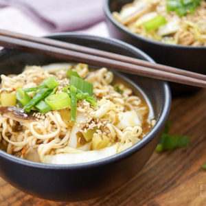 Miso Mie-Nudel-Suppe mit Chinakohl und Shiitake
