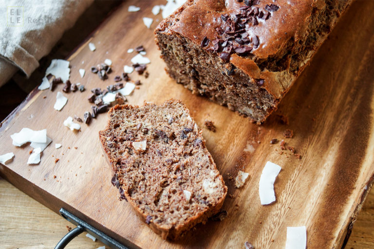 Glutenfreies Brot mit gerösteter Mandelbutter, Cacao/Kakao Nibs, Kokosnuss, Bananen Rezept